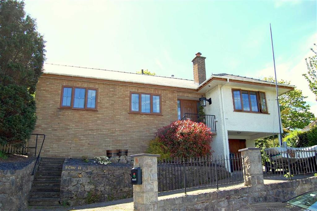 Vicarage Avenue, Llandudno, Conwy 3 bed detached bungalow £310,000