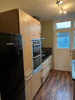 1 bedroom semi-detached house to rent, Bromley BR2