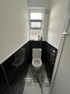 1 bedroom semi-detached house to rent, Bromley BR2