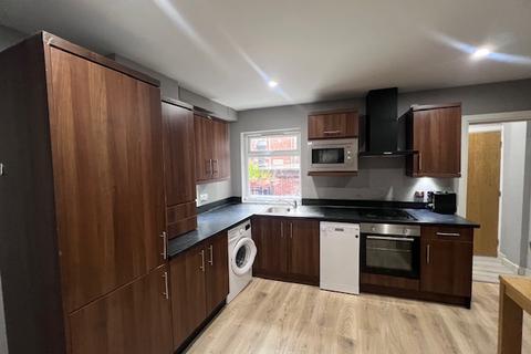 3 bedroom flat to rent, Ecclesall Road, Sheffield S11