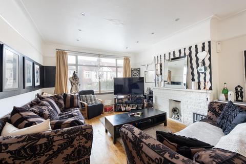 3 bedroom end of terrace house for sale, Torrington Gardens, London N11