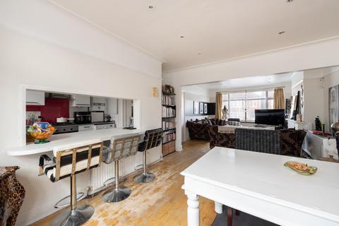 3 bedroom end of terrace house for sale, Torrington Gardens, London N11