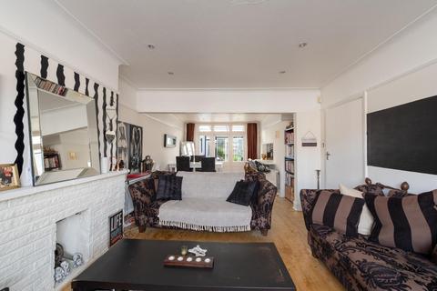 3 bedroom end of terrace house for sale, Torrington Gardens, London N11