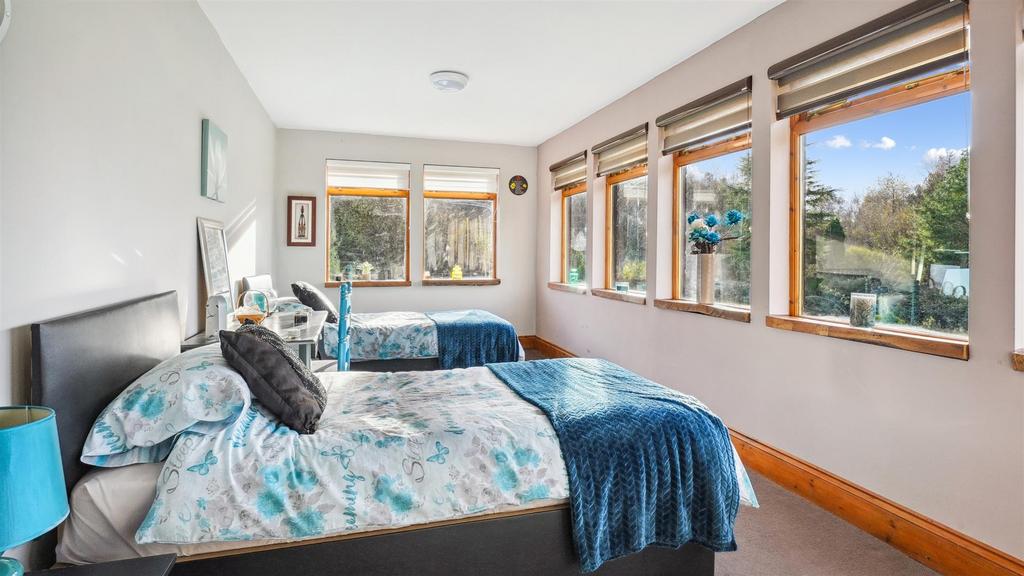 Double bedroom 4