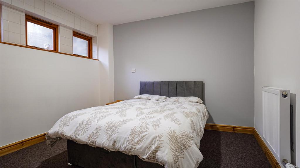 Double bedroom 2