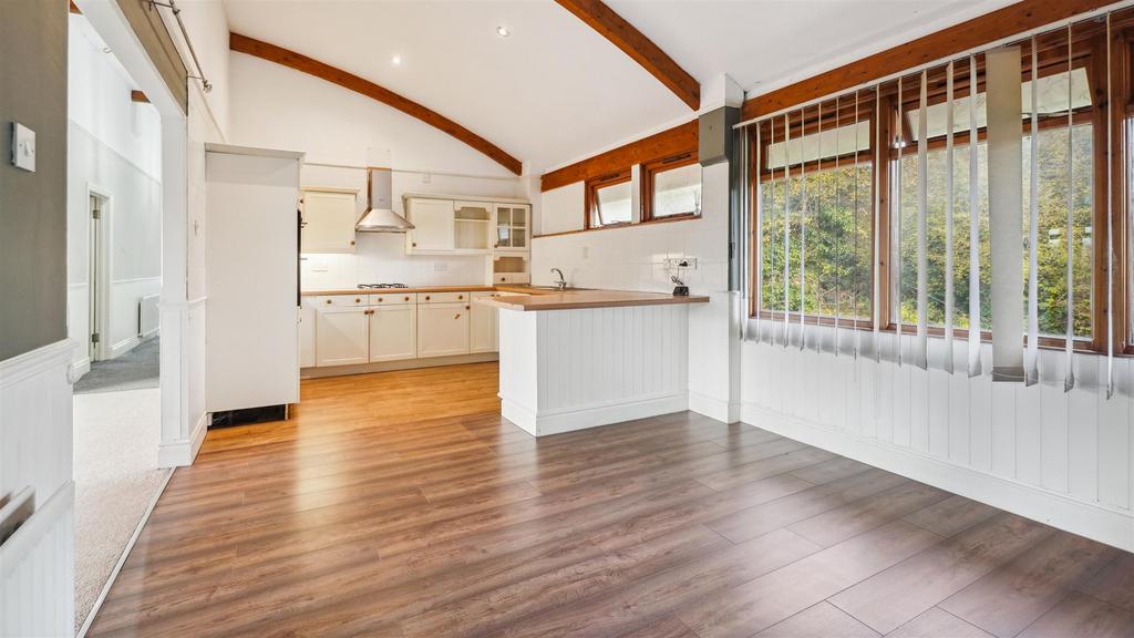 Kitchen/ dining room