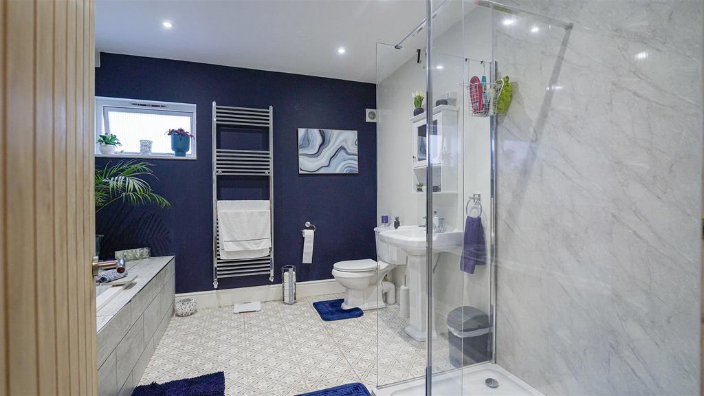 Modern bathroom