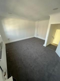 3 bedroom flat to rent, Mills Studios Ware, Ware