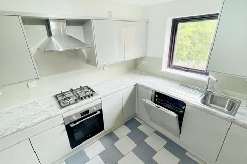 2 bedroom apartment to rent, Wheatley Close, London NW4