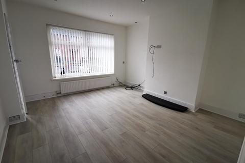 2 bedroom terraced house to rent, Kingston Avenue, Newcastle upon Tyne, NE6