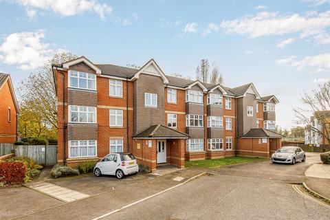 2 bedroom ground floor flat for sale, Chamberlain Gardens, Hounslow