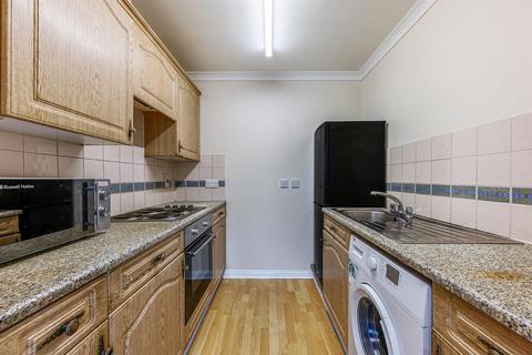 6 Chamberlain Gardens, Hounslow, TW3 4NF
