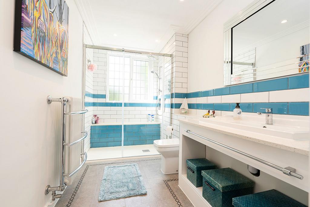 Main Bathroom