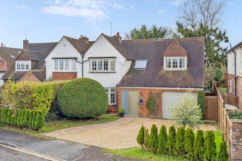 4 bedroom semi-detached house for sale, Highlands Road, Seer Green, HP9