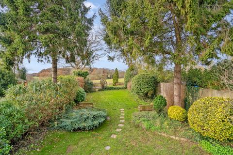 33 Highlands Road, Seer Green, Beaconsfield, HP9 2XL