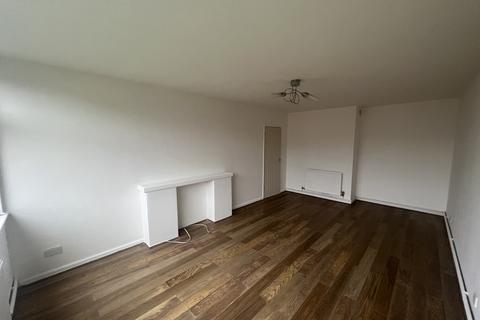 2 bedroom flat to rent, Kennerleigh Road, Cardiff. CF3