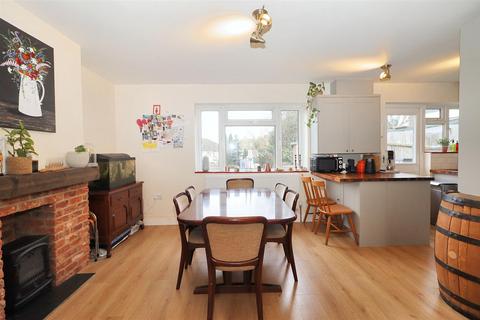 4 bedroom house for sale, Delius Close, Elstree, Borehamwood