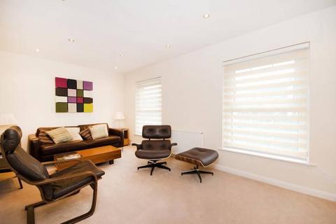 2 bedroom flat for sale, Uxbridge Road, Hatch End, Pinner, HA5