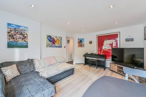 1 bedroom flat for sale, Patmos Road, Oval, London, SW9