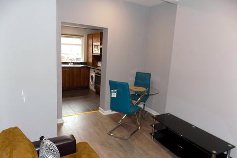 3 bedroom flat to rent, Ecclesall Road, Sheffield S11