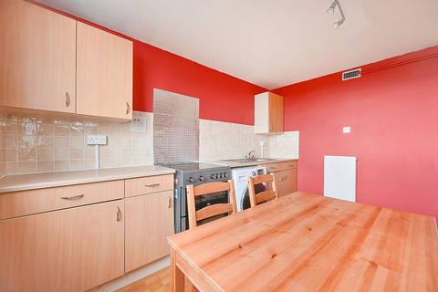 2 bedroom flat to rent, Green Dragon Lane, Brentford, TW8