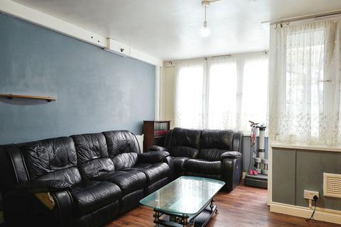 1 bedroom flat for sale, East Surrey Grove, London SE15