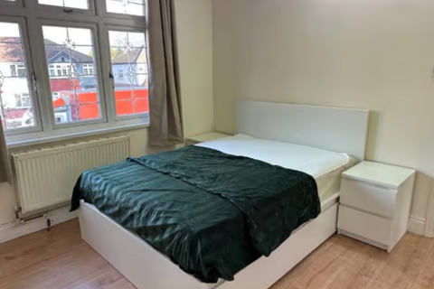 1 bedroom in a house share to rent, Botwell Lane, Hayes UB3