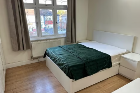 1 bedroom in a house share to rent, Botwell Lane, Hayes UB3