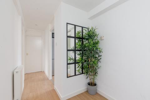 5/3 Firrhill Drive, Edinburgh, EH13 9ER