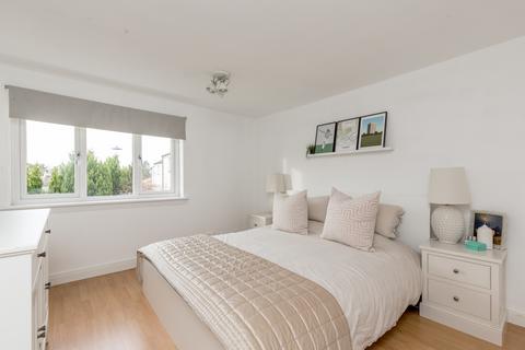 5/3 Firrhill Drive, Edinburgh, EH13 9ER
