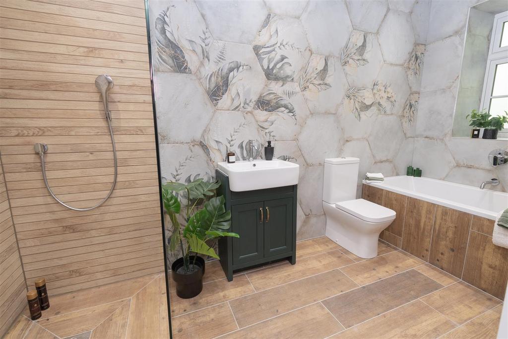 Stables-bathroom003.jpeg