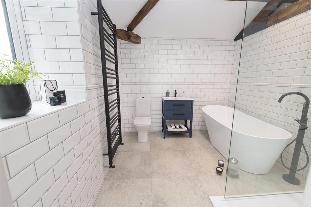 Stables-bathroom005.jpeg