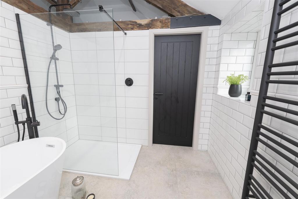 Stables-bathroom007.jpeg