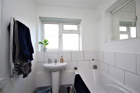 1 bedroom flat to rent, Penhill Road, Lancing, West Sussex, BN15