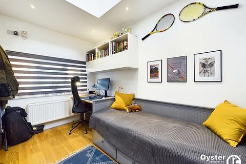 8 Derwent Crescent, Stanmore, HA7 2NF