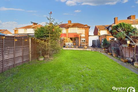 4 bedroom semi-detached house for sale, Derwent Crescent, Stanmore, HA7