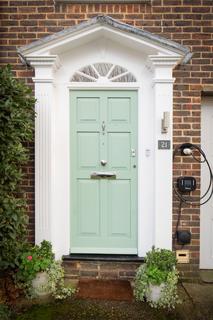 21 Heatherdale Close, Kingston Upon Thames, KT2 7SU