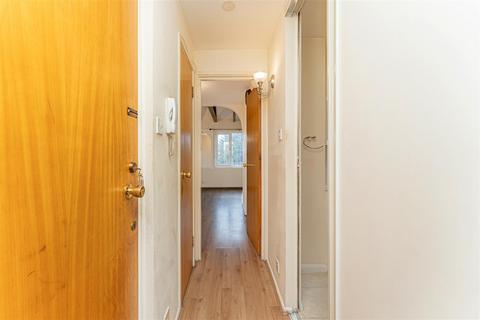 1 bedroom apartment for sale, Maltby Drive, Enfield