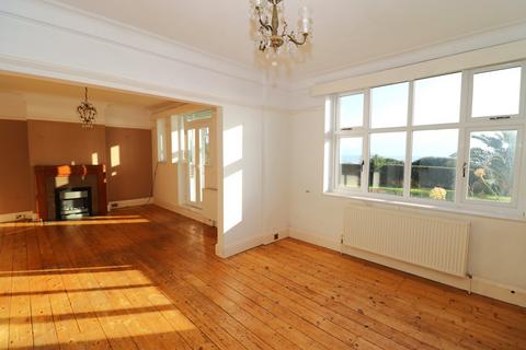 3 bedroom flat for sale, Strathmore Court, De la Warr Parade, Bexhill-on-Sea, TN40