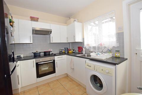 3 bedroom semi-detached house to rent, Westloats Lane, Bognor Regis, PO21