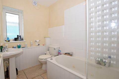 3 bedroom semi-detached house to rent, Westloats Lane, Bognor Regis, PO21