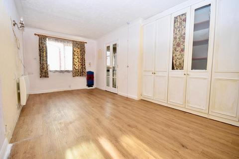 1 bedroom retirement property for sale, Hamilton Court, Lammas Walk, Leighton Buzzard