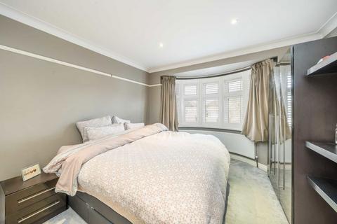 4 bedroom semi-detached house for sale, Oaklands Avenue, Isleworth TW7