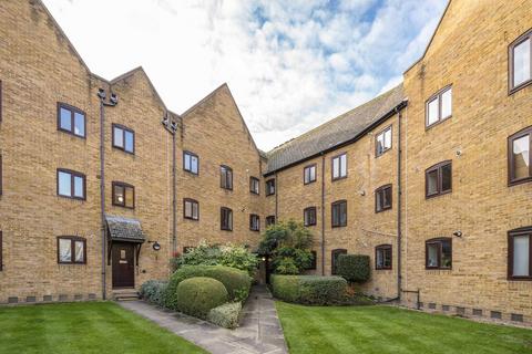 36 Waterman Way, London, E1W 2QN