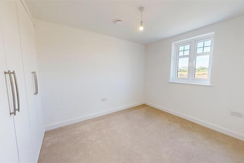 3 bedroom terraced house to rent, Platinum Way, Sittingbourne, Borden