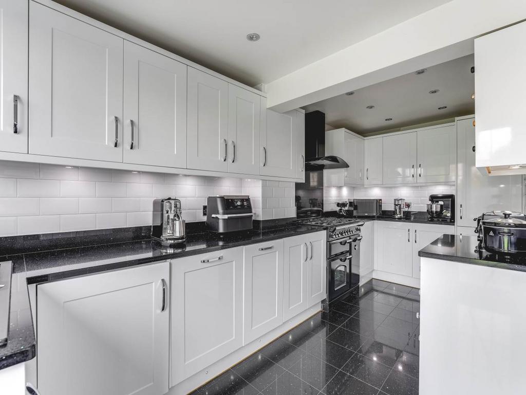 Kitchen 4