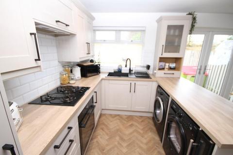 3 bedroom semi-detached house for sale, Leamington Drive, Idle, Bradford