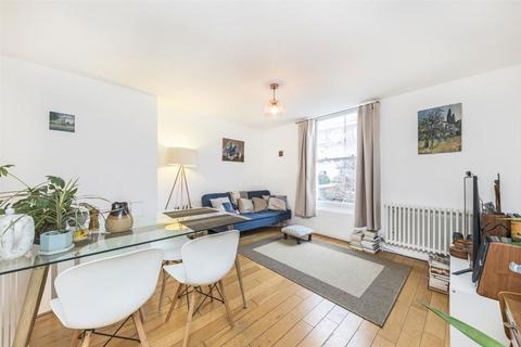 2 bedroom flat to rent, Greenwich South Street, London SE10