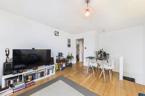 2 bedroom flat to rent, Greenwich South Street, London SE10