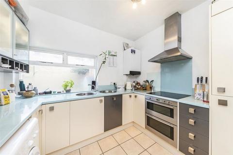 2 bedroom flat to rent, Greenwich South Street, London SE10